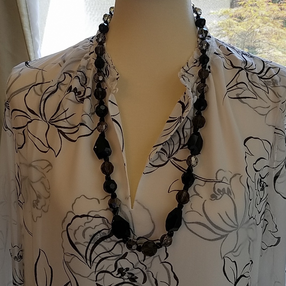 Black Bead Necklace w Earrings